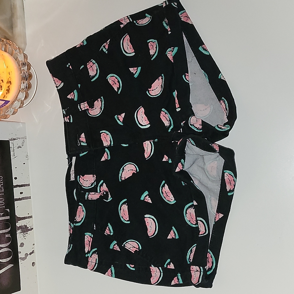 SO Chino shortie shorts in Black with watermelon, sz 1